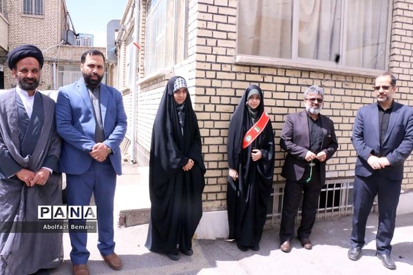 برپایی ایستگاه نقاشی ویژه کودکان قمی در حاشیه راهپیمایی روز قدس