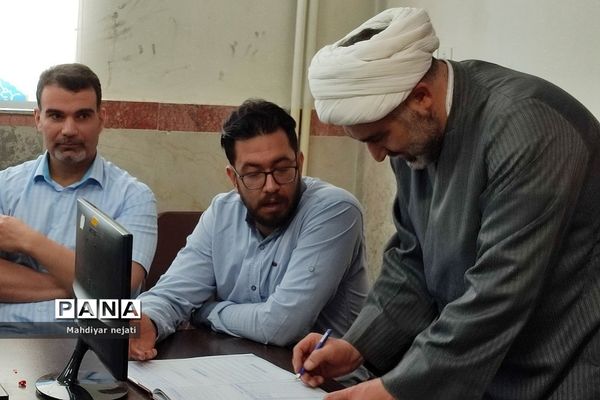 برگزاری جلسه  هیات اندیشه‌ورز بسیج فرهنگیان در مدرسه شهید بهشتی رودهن