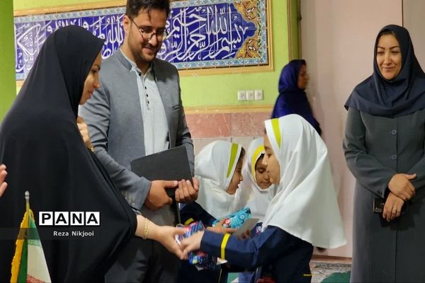 نمایشگاه طرح جابربن‌حیان در مدارس ناحیه یک بهارستان