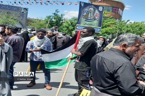 حضور کودکان قمی در راهپیمایی روز قدس