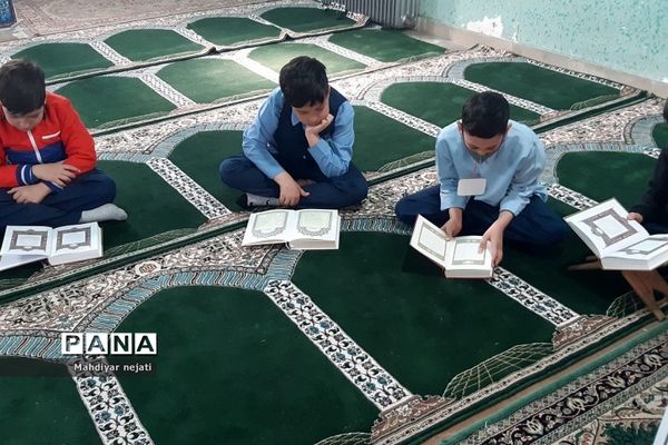 محفل انس با قرآن در دبستان ارشاد رودهن