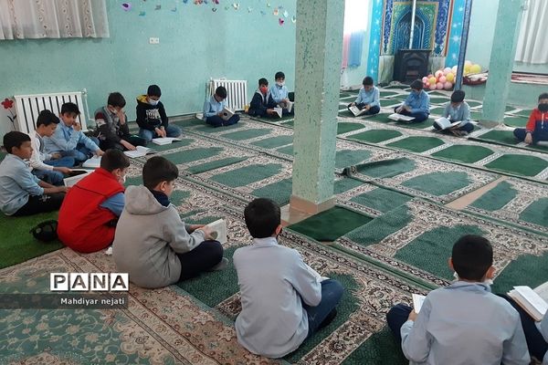 محفل انس با قرآن در دبستان ارشاد رودهن