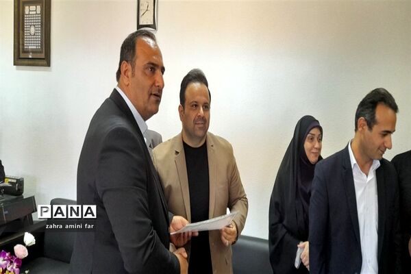 نشست اصحاب رسانه با سرپرست اداره فرهنگ ارشاد شهرستان نور