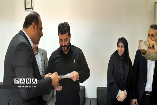 نشست اصحاب رسانه با سرپرست اداره فرهنگ ارشاد شهرستان نور