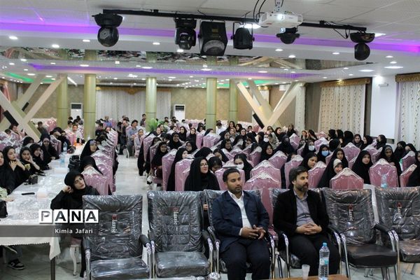 کارگاه آموزشی همزمان با هفته هنر انقلاب اسلامی در کاشمر