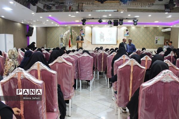 کارگاه آموزشی همزمان با هفته هنر انقلاب اسلامی در کاشمر