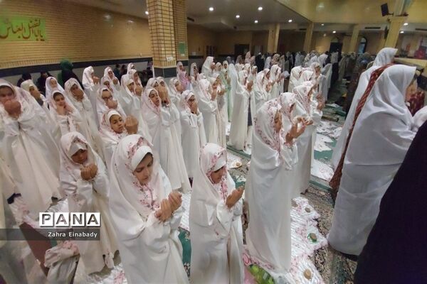 برگزاری مراسم افطاری روزه اولی‌های مدرسه حاجیه نوری ملارد
