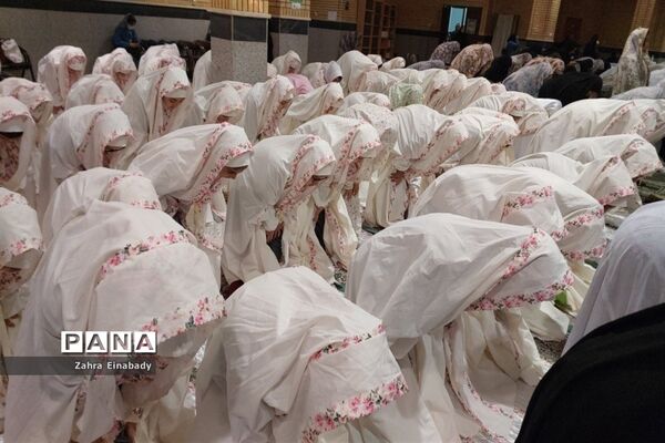 برگزاری مراسم افطاری روزه اولی‌های مدرسه حاجیه نوری ملارد