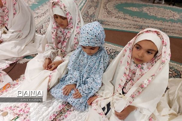 برگزاری مراسم افطاری روزه اولی‌های مدرسه حاجیه نوری ملارد