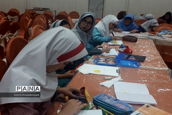 برگزاری جشنواره هنرهای تجسمی ویژه دختران ابرکوهی