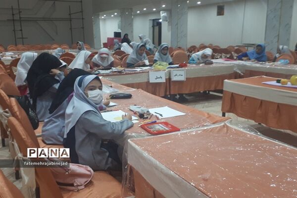 برگزاری جشنواره هنرهای تجسمی ویژه دختران ابرکوهی