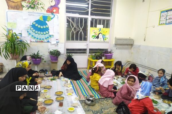 ضیافت افطاری در مدارس دخترانه شهرستان کاشمر