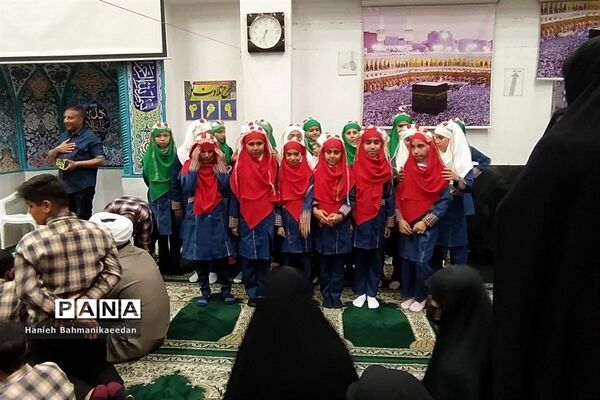 حضور دانش‌آموزان ناحیه ۳ شیراز  در مسجد امام حسین (ع) شهرک مهدی آباد