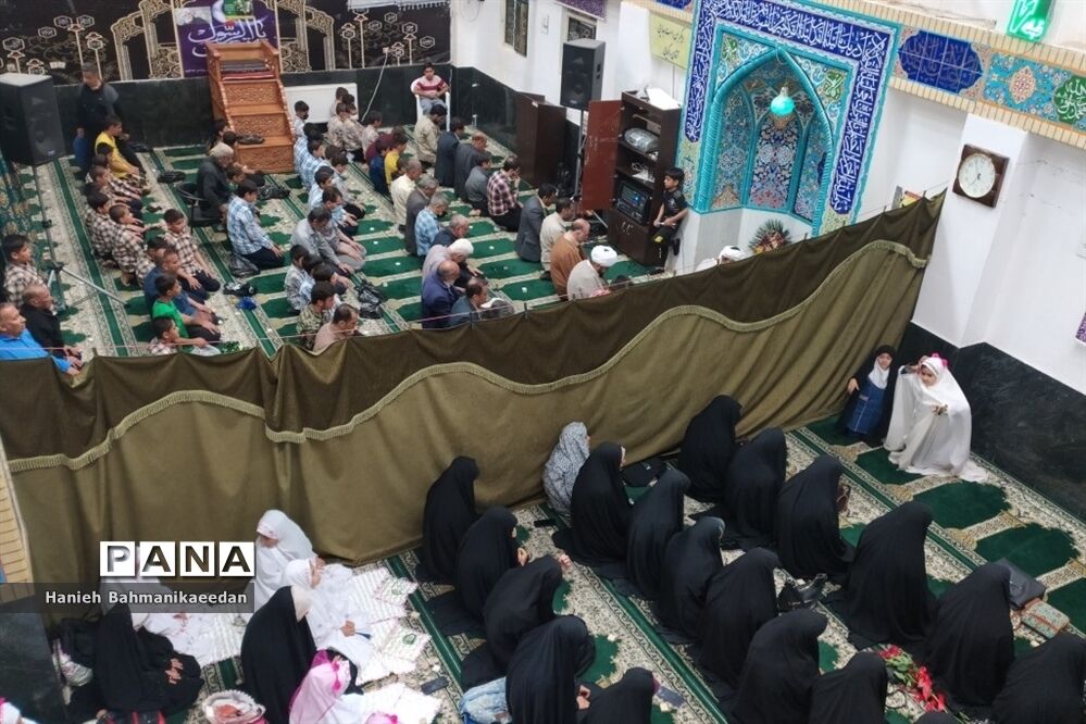حضور دانش‌آموزان ناحیه ۳ شیراز  در مسجد امام حسین (ع) شهرک مهدی آباد