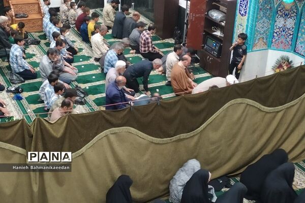 حضور دانش‌آموزان ناحیه ۳ شیراز  در مسجد امام حسین (ع) شهرک مهدی آباد