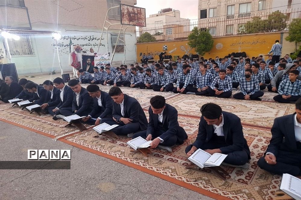 برنامه ضیافت افطاری با حضور رئیس کل دادگستری استان فارس