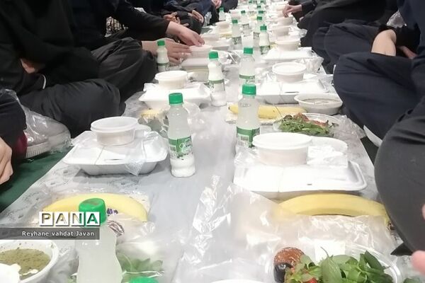مراسم افطاری در دبیرستان شاهد طیبه شهریار