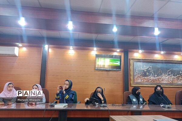 نشست تجربه نگاری دانش‌آموز خبرنگاران پانا استان فارس با حضور رؤسای سازمان‌های دانش‌آموزی قم و خراسان رضوی
