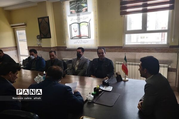 برگزاری جلسه هیات اندیشه‌ورز بسیج فرهنگیان در مدارس رودهن