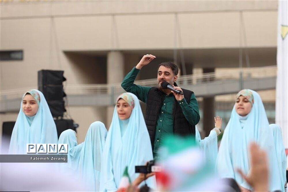 جشن بزرگ «روزه اولی ها» در عرصه میدان شهدا مشهد مقدس