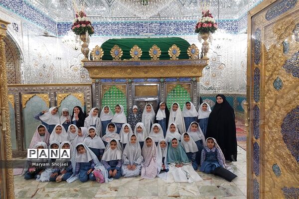 مراسم وداع با ماه رمضان دانش‌آموزان یزدی در امامزاده سید جعفر(ع)