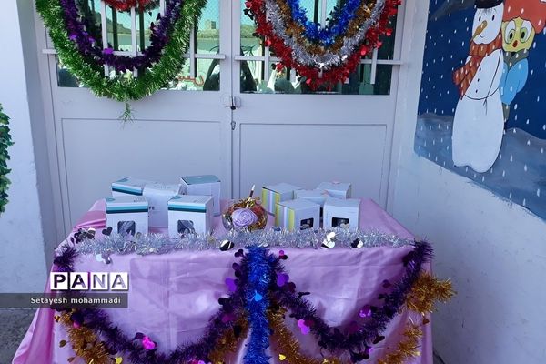 تقدیر از نفرات برتر قرآنی در دبستان حضرت زهرا(س)۲ رودهن