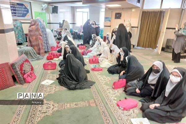 شرکت دانش‌آموزان منطقه ۱۳ در محفل انس با قرآن مسجد بقیة الله