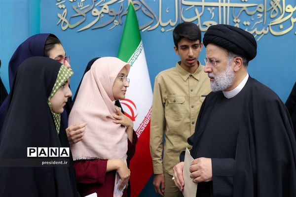 نشست رمضانی رئیس جمهوری با جمعی از نوجوانان