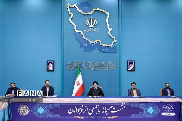 نشست رمضانی رئیس جمهوری با جمعی از نوجوانان
