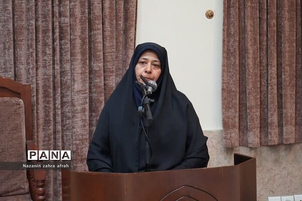 نشست صمیمی مدیران و معاونان پرورشی مدارس در دفتر امام جمعه رودهن