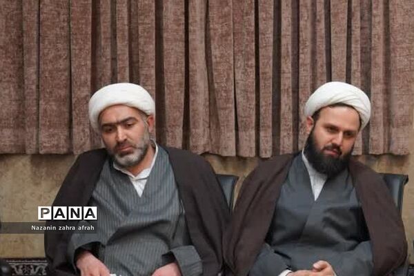 نشست صمیمی مدیران و معاونان پرورشی مدارس در دفتر امام جمعه رودهن