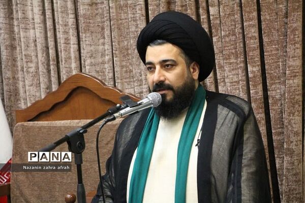 نشست صمیمی مدیران و معاونان پرورشی مدارس در دفتر امام جمعه رودهن