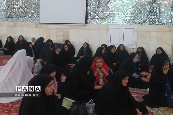محفل انس با قرآن در امامزاده سید حمزه(ع) کاشمر