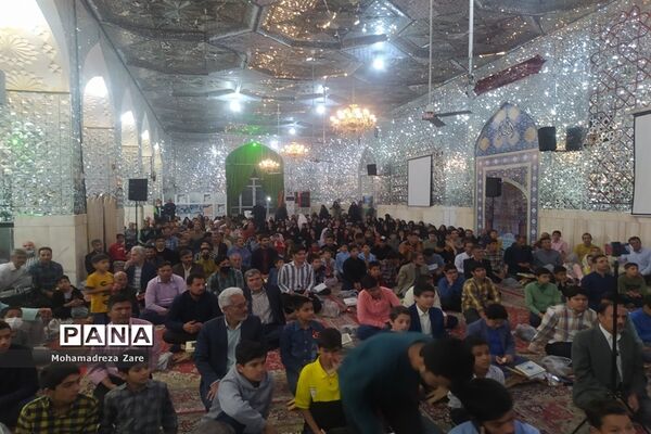 محفل انس با قرآن در امامزاده سید حمزه(ع) کاشمر