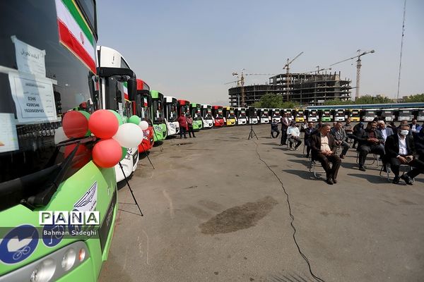 رونمایی از ۴۰ دستگاه اتوبوس شرکت واحد