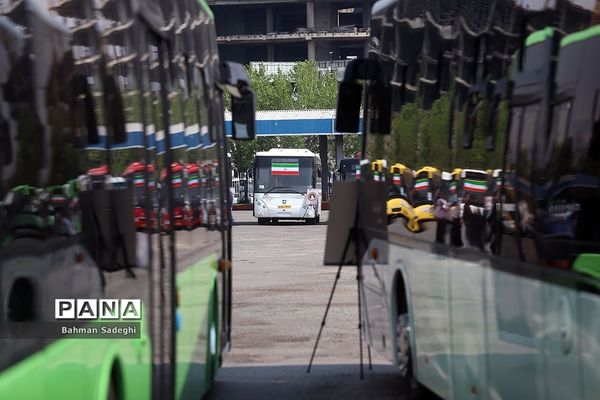 رونمایی از ۴۰ دستگاه اتوبوس شرکت واحد