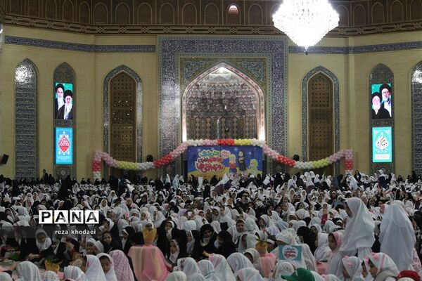 جشن بزرگ  ۱۰ هزار نفری دختران روزه اولی در تبریز -۲