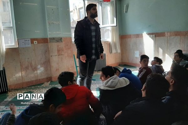 کارگاه آموزشی مهارت‌های زندگی ویژه دانش‌‌آموزان در دبیرستان دارالفنون رودهن