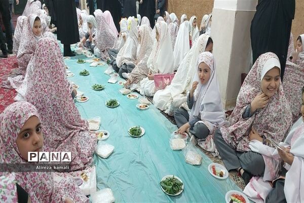 برگزاری افطاری روزه اولی‌ها در آموزشگاه شقایق‌ها صفادشت