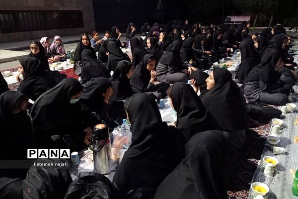 برگزاری افطاری دانش‌آموزی دبیرستان آیت‌الله ‌خامنه‌ای در بهارستان 2