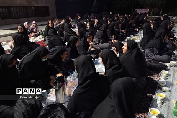 برگزاری افطاری دانش‌آموزی دبیرستان آیت‌الله ‌خامنه‌ای در بهارستان 2