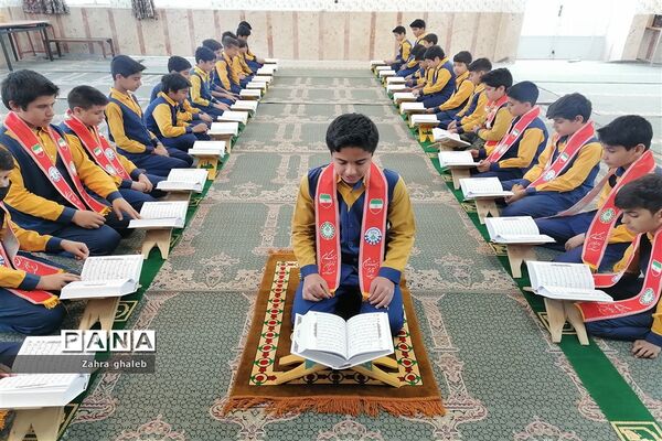 محفل انس با قرآن دانش‌آموزان مدرسه شهید دهستانی بافق