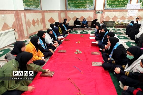 محفل انس با قرآن در دبیرستان نبوت دوره دوم صفادشت و سارا