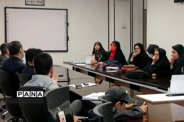 نشست هم‌اندیشی مدیران مدارس مقاطع متوسطه فشافویه