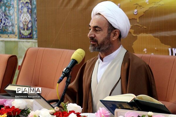 محفل بزرگ انس با قرآن کریم در ایلام