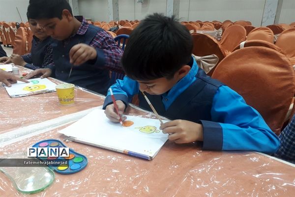 برگزاری جشنواره هنرهای تجسمی ویژه پسران ابرکوهی