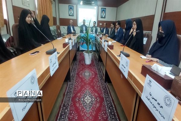 اولین نشست خبری مدیر و معاونان آموزش و پرورش خلیل‌آباد