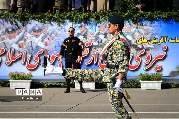 مراسم رژه روز ارتش در تبریز