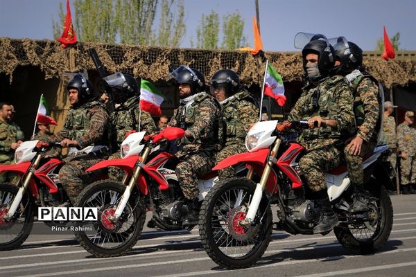 مراسم رژه روز ارتش در تبریز