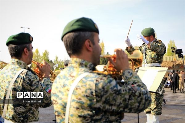 مراسم رژه روز ارتش در تبریز